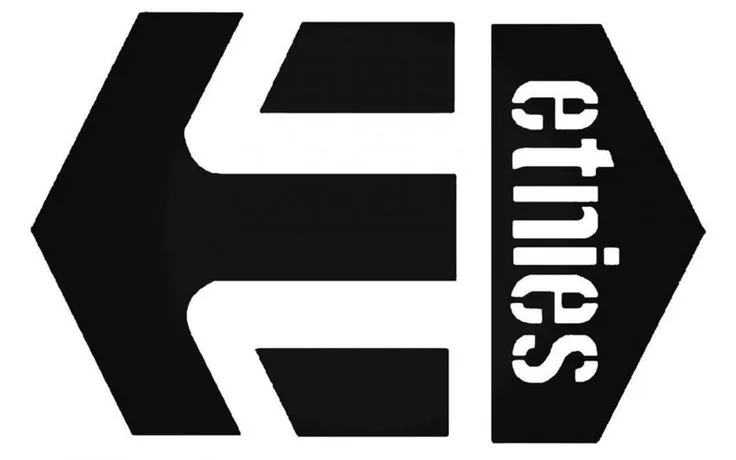 Etnies "E"